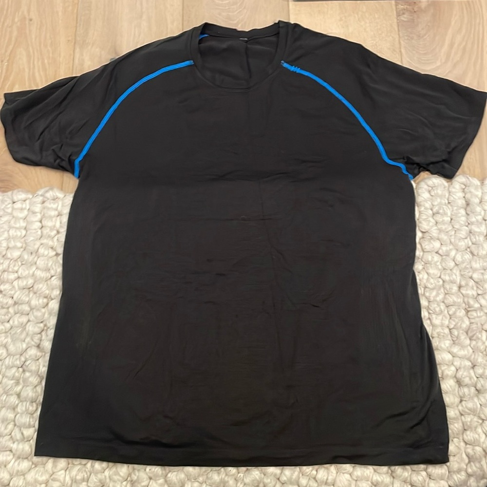 Men’s Lululemon Athletica T-shirt